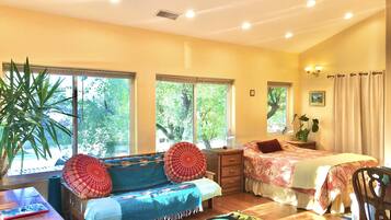 1 chambre, bureau, fer et planche à repasser, Wi-Fi gratuit