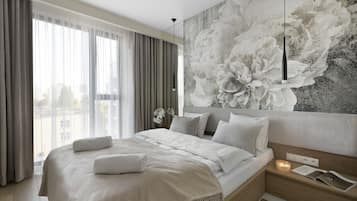 Deluxe Apartment | 1 bedroom, iron/ironing board, free WiFi, bed sheets