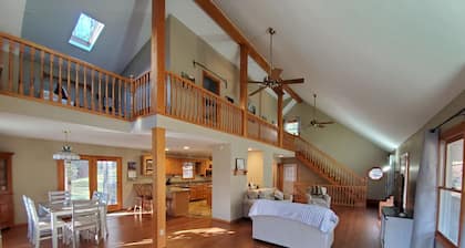 The Wye Oak - Hocking Hills scenic nature retreat!