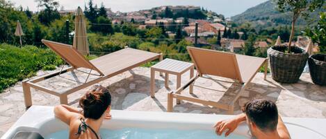 Baignoire à remous extérieure