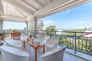 Outdoor dining - La Plantation - Piscine et climatisation (Saint-Francois)