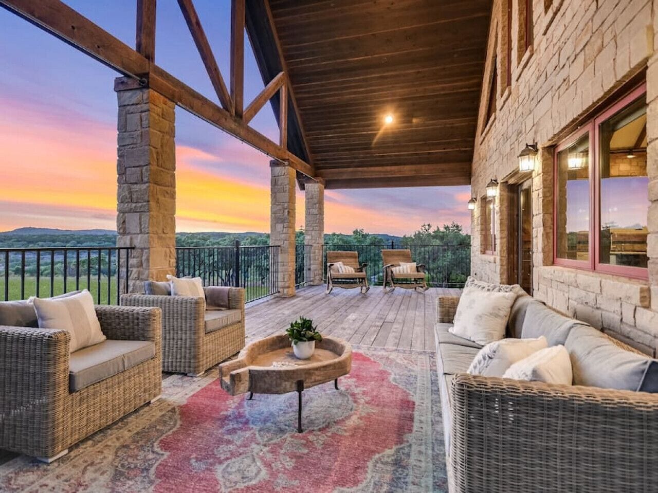 Red Sky Ranch House on 32 Acres with 270° Views!