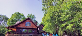 Dowling Lakefront Lodge: Dock, Game Room, Firepit, Fireplace