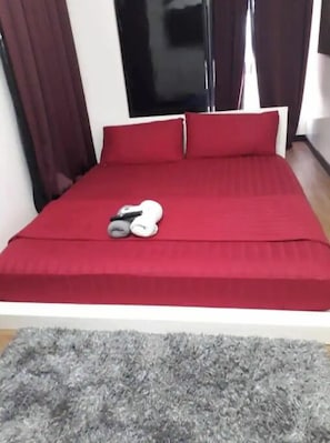 2 bedrooms, iron/ironing board, bed sheets