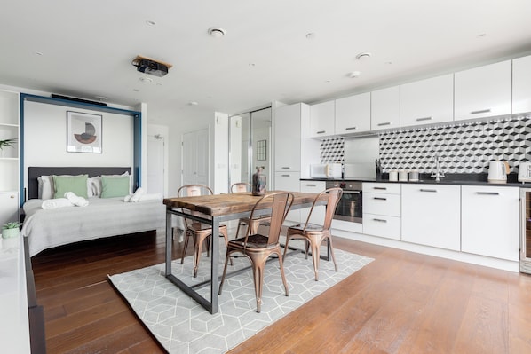 Studio | Restauration dans la chambre