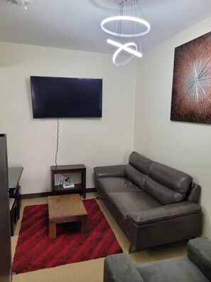 Smart TV - Juja's place (Manila)