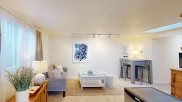 TV, fireplace, Netflix, streaming services