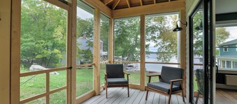 Luxurious, ADA accessible lakefront home for the whole family near Acadia