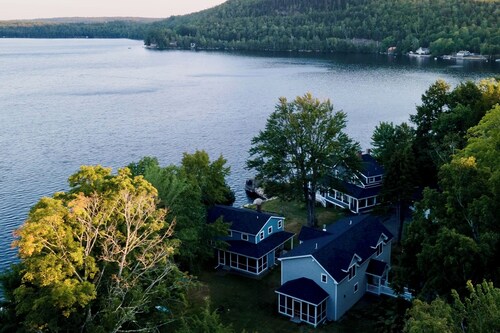 Step-free lake house, screened porch