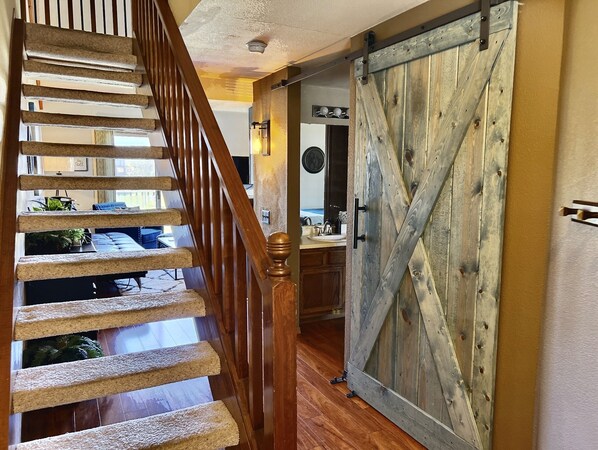 المنشأة من الداخل