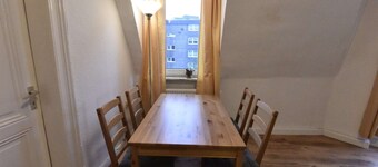 Luxuriöse großzügige Wohnung mit zwei Schlafzimmer