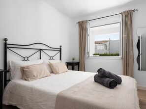 2 多间卧室、上网接入、床单