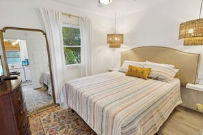 2 bedrooms, free WiFi, bed sheets - 5041 The Captains Quarters *1 Block to Boat Access (Kill Devil Hills)