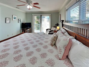 5 bedrooms, iron/ironing board, Internet, bed sheets