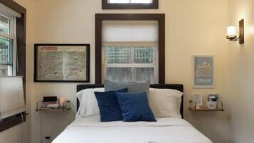 Bureau, fer et planche Ă repasser, Wi-Fi gratuit, draps fournis