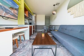 Lägenhet Design | Vardagsrum | 80-centimeters smart-tv med digitalkanaler