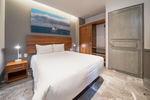 Condo de diseñador | 2 habitaciones, caja de seguridad en la habitación y cortinas blackout 