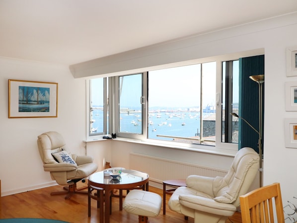 Cottage | Interior - Port View (Falmouth)
