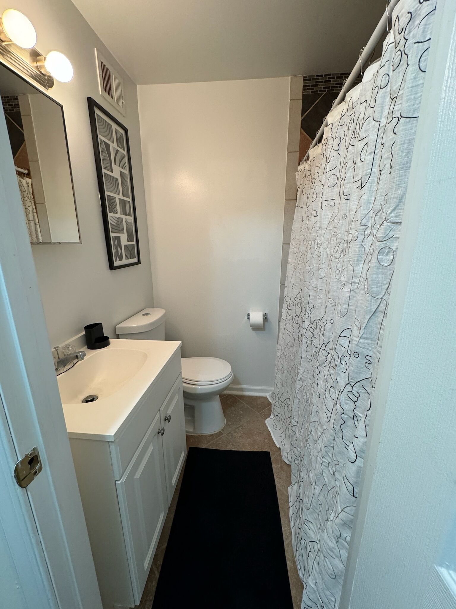 Studio Located in the Capitol Hill neighborhood
