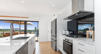 Tuturu Bliss - Ruakākā Holiday Home