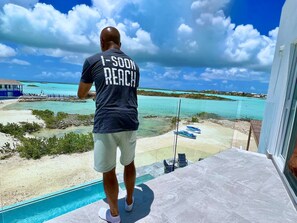 Outdoor pool - BEACH Location - Vitamin Sea on The Water  - Walk to Sapodilla and Taylor Bay (Caicos Islands)
