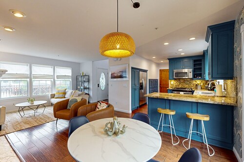 5 Minutes to Beach Stylish Arroyo Grande Home with Hot Tub, Sundeck, Firepit