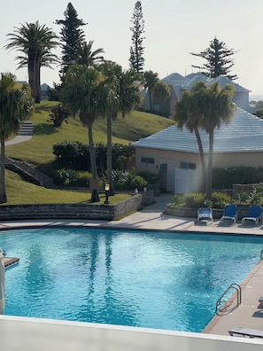 2 outdoor pools