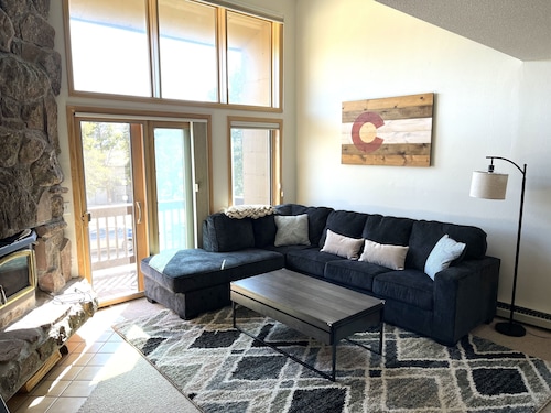 ★ Fully Stocked 3 bedroom 3 bath Family Friendly Spacious Townhome with Pool ★