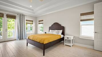 5 bedrooms, desk, travel crib, free WiFi