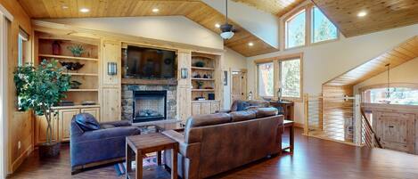 تلفزيون، مدفأة، مشغل دي في دي، كرة قدم الطاولة