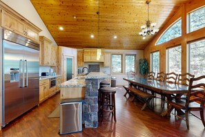 Fridge, microwave, oven, stovetop - Big Bear Lodge with Hot Tub, Sauna, Game Room, Decks & 4 Fireplaces (South Lake Tahoe)