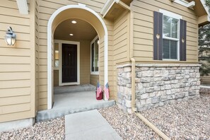 Exterior detail - Sweet open home ready for a family to enjoy (Commerce City)