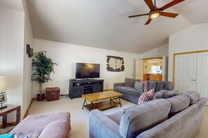 TV, foosball - Gold Dust Getaway with Foosball, Big Deck & Forest Views | Near Slopes (South Lake Tahoe)