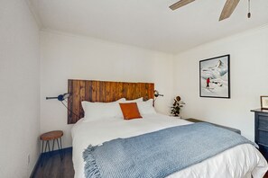 1 habitación, tabla de planchar con plancha, wifi y ropa de cama