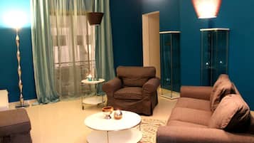 Family Twin Room | Living area