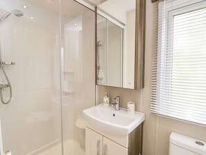 Cottage | Bathroom | Shower