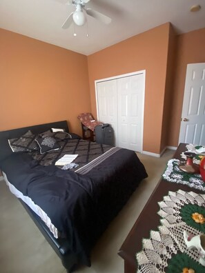 3 bedrooms, iron/ironing board, free WiFi, bed sheets