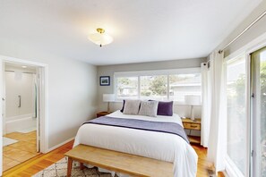 2 عدّة غرف نوم ومكواة/لوح كي وخدمة الإنترنت وملاءات أسرّة