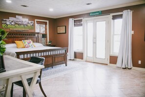 4 habitaciones, escritorio, tabla de planchar con plancha y wifi gratis 