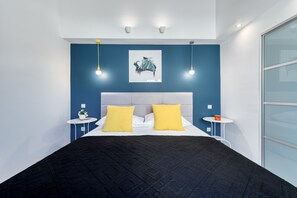 4 slaapkamers, een strijkplank/strijkijzer, reisbedje, wifi