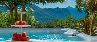 Villa Mavis with hot tub