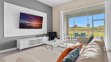 TV, mesa de pingue-pongue