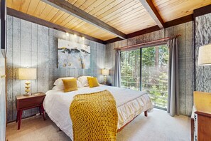 3 bedrooms, iron/ironing board, Internet, bed sheets