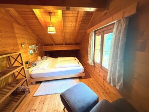 4 bedrooms, WiFi, bed sheets