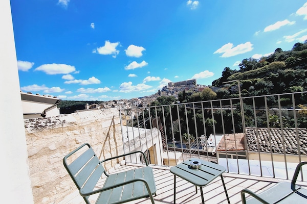 Deluxe Oda | Odada kasa, güneşlik/perde, ses yalıtımı, ücretsiz kablosuz İnternet