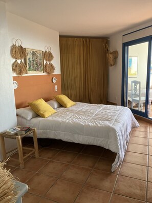 2 dormitorios, escritorio, tabla de planchar con plancha y wifi gratis