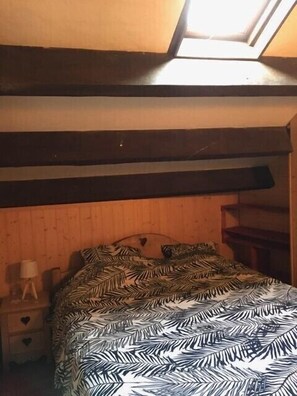 2 bedrooms, free WiFi - At the foot of the ski slopes comfortable apartment with terrace and stove  (Eyne)