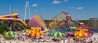 Gorgeous, stylish Muskegon Home - in wonderful Lakeside District!