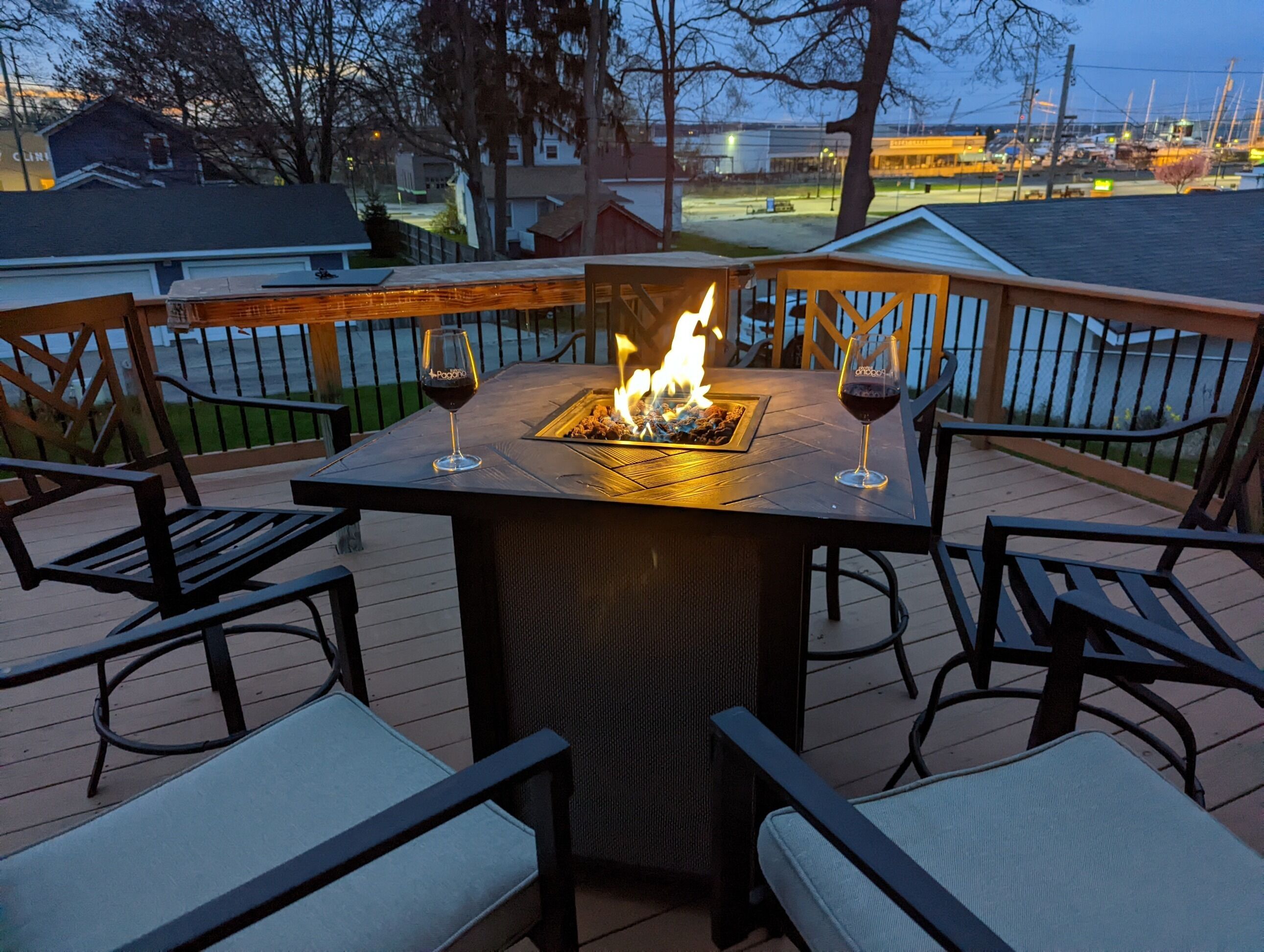 Gorgeous, stylish Muskegon Home - in wonderful Lakeside District!
