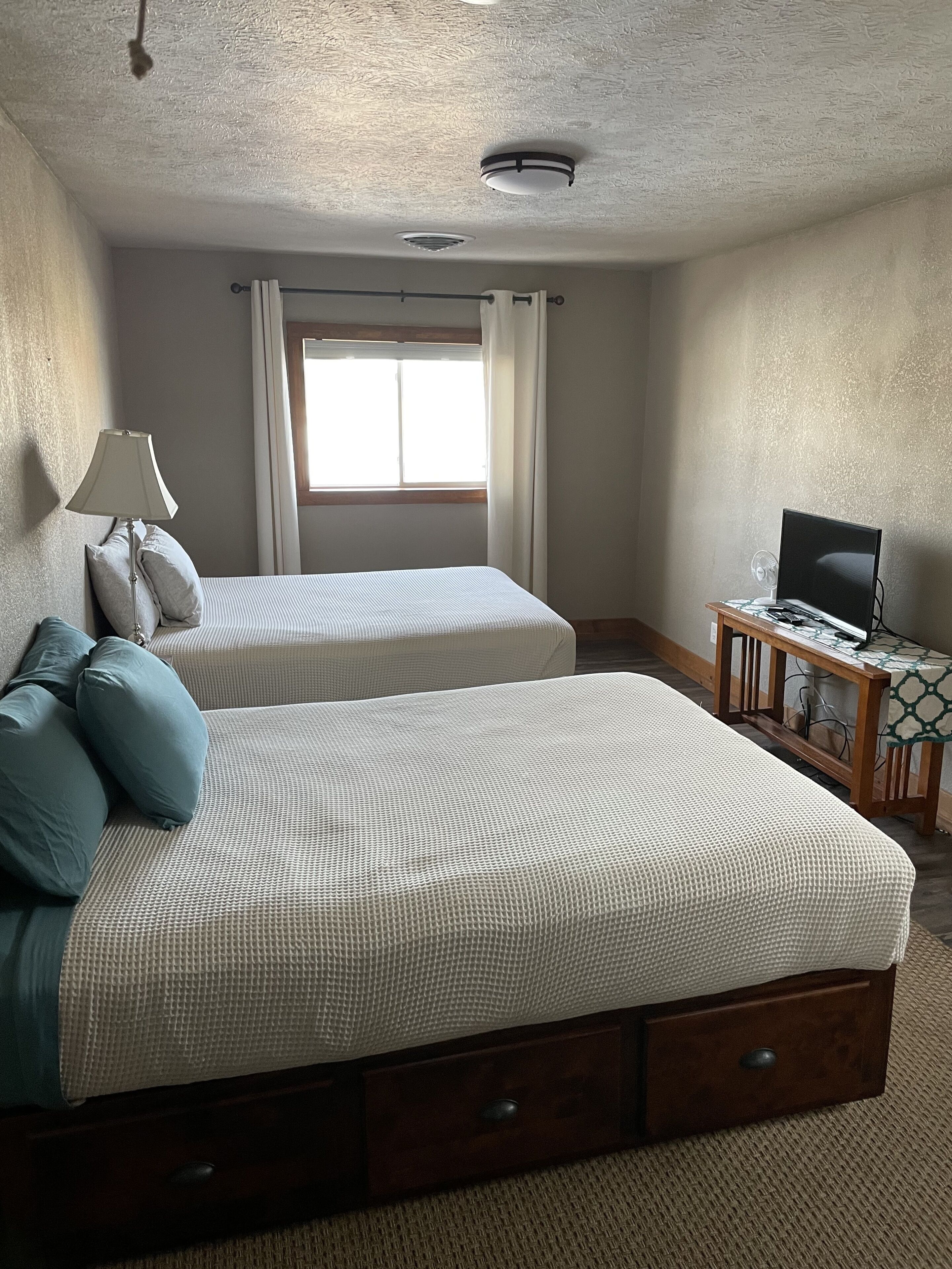 4 bedrooms, WiFi, bed sheets